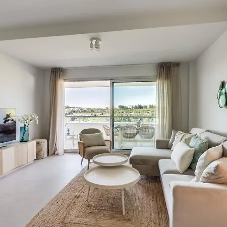 Casa Con Vistas - 2 Bedroom With Terrace Apartment *